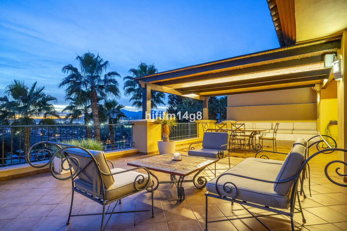 3 Bed Apartment for sale in Nueva Andalucía Costa Del Sol, Málaga, Spain