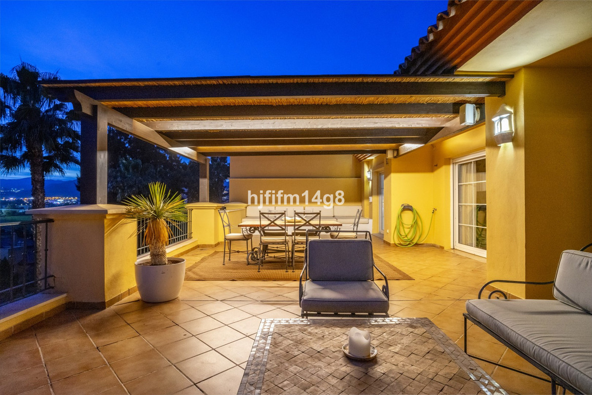 3 Bed Apartment for sale in Nueva Andalucía Costa Del Sol, Málaga, Spain