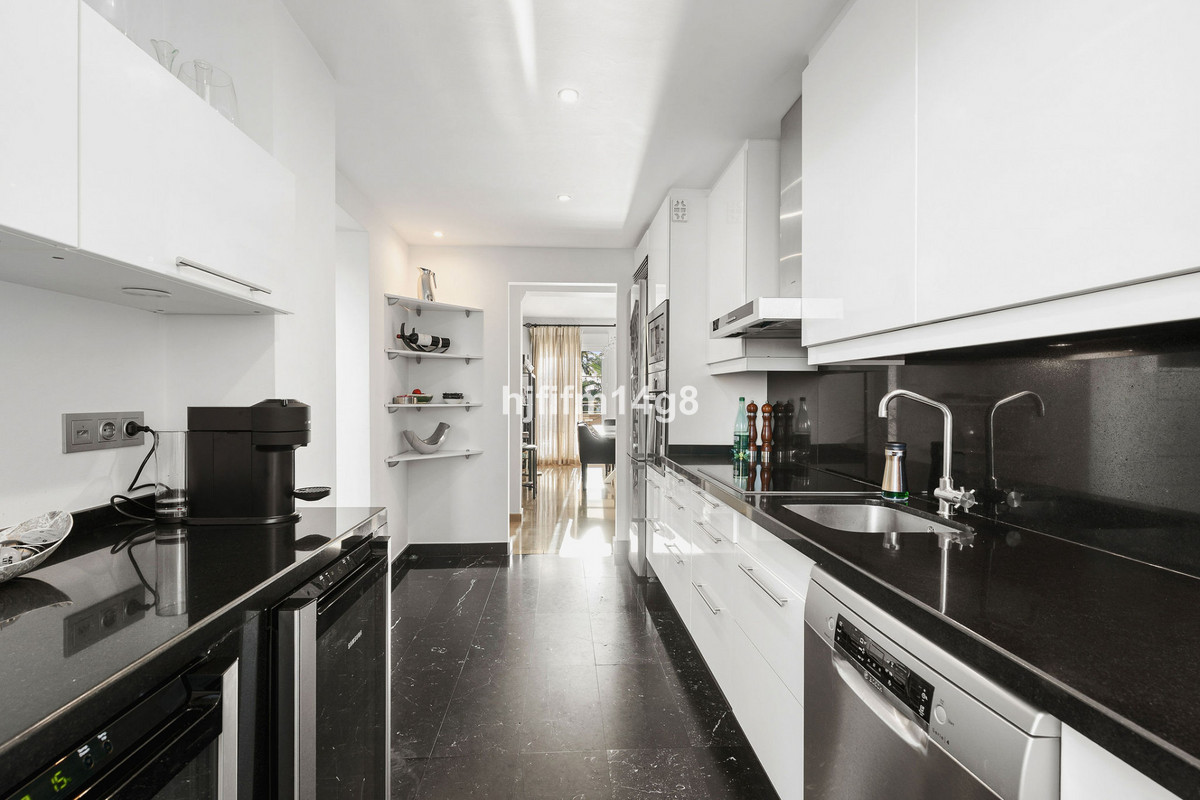 3 Bed Apartment for sale in Nueva Andalucía Costa Del Sol, Málaga, Spain