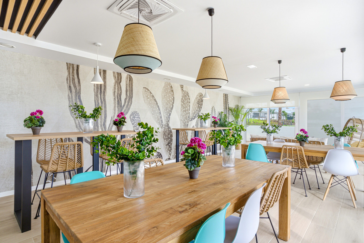 Se vende Apartamento Planta Media de 2 dormitorios en Costa Del Sol, Málaga, España