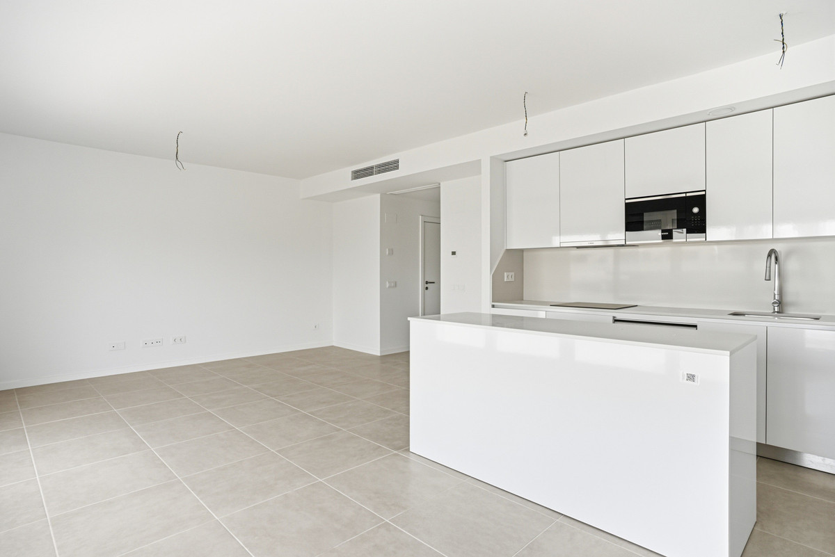 Se vende Apartamento Planta Media de 2 dormitorios en Costa Del Sol, Málaga, España