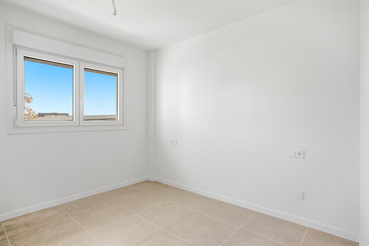 Se vende Apartamento Planta Media de 2 dormitorios en Costa Del Sol, Málaga, España