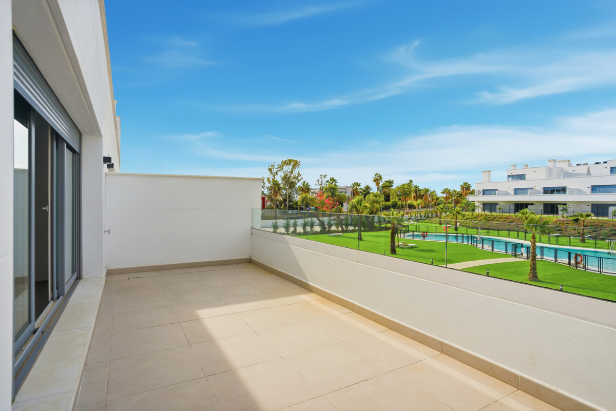 Se vende Apartamento Planta Media de 2 dormitorios en Costa Del Sol, Málaga, España