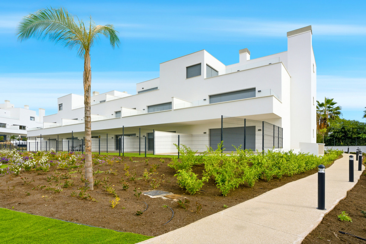Se vende Apartamento Planta Media de 2 dormitorios en Costa Del Sol, Málaga, España