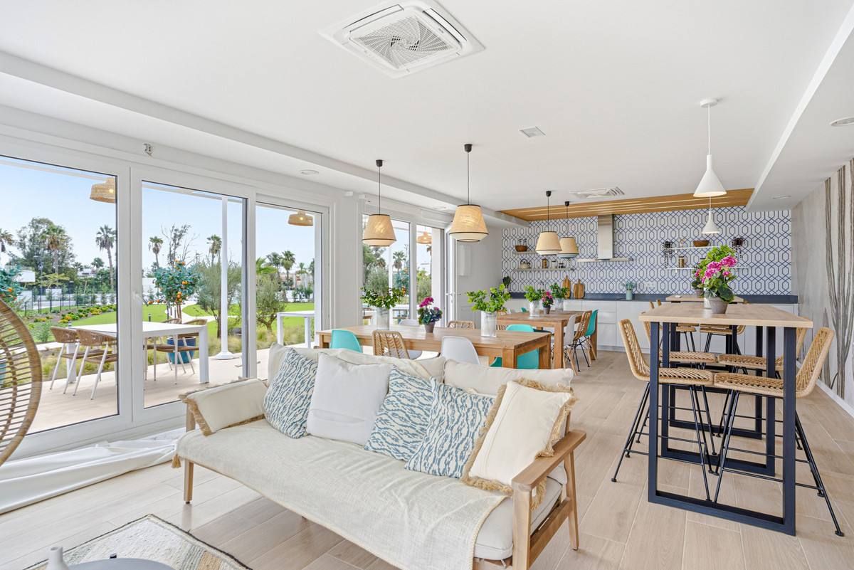 Se vende Apartamento Planta Media de 2 dormitorios en Costa Del Sol, Málaga, España