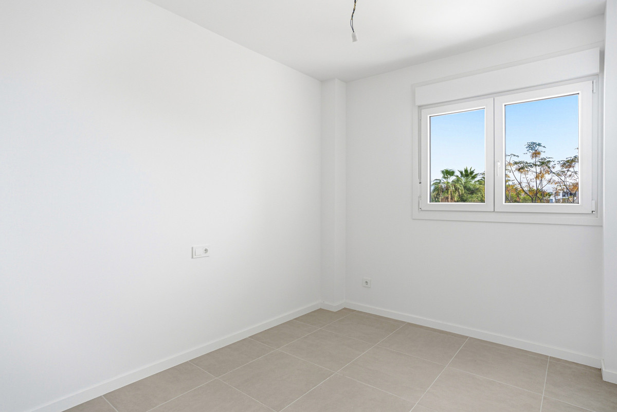 Se vende Apartamento Planta Media de 2 dormitorios en Costa Del Sol, Málaga, España