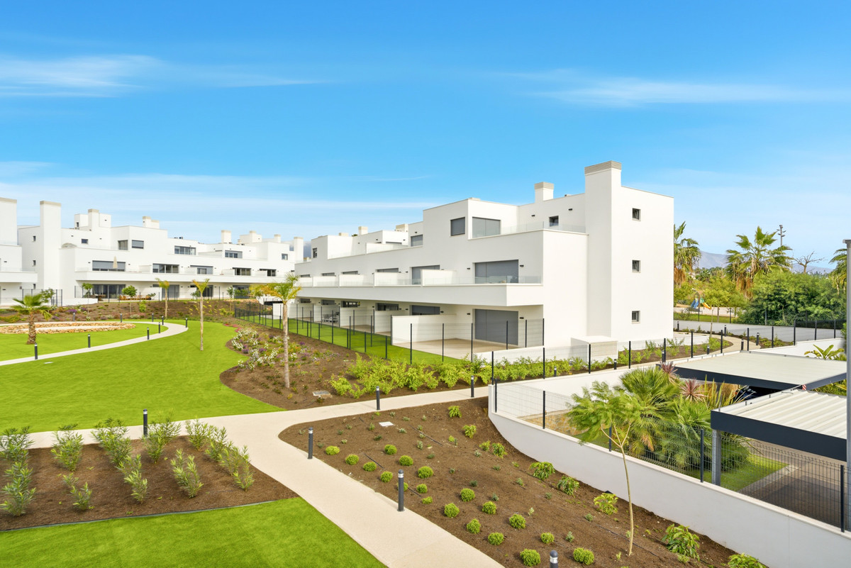 Se vende Apartamento Planta Media de 2 dormitorios en Costa Del Sol, Málaga, España
