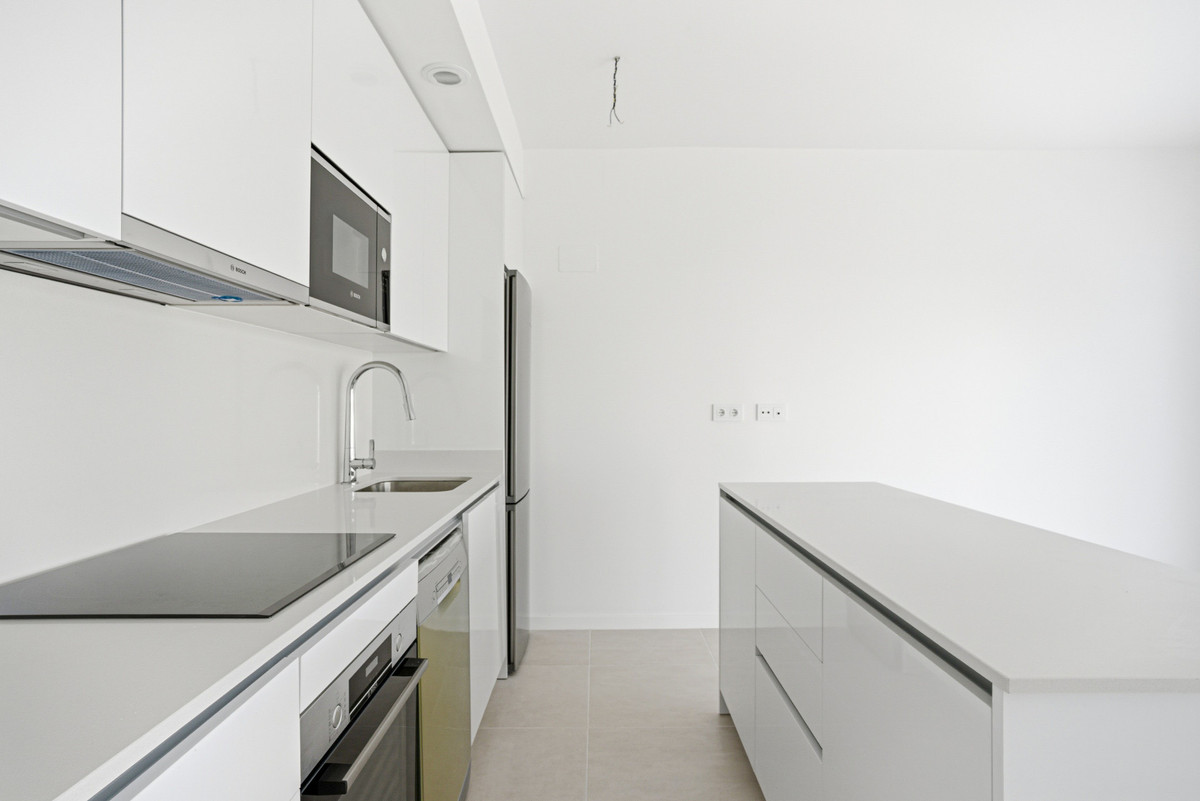 Se vende Apartamento Planta Media de 2 dormitorios en Costa Del Sol, Málaga, España