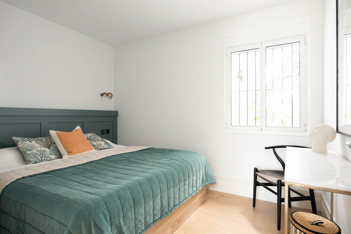 Se vende Apartamento Planta Media de 2 dormitorios en Costa Del Sol, Málaga, España