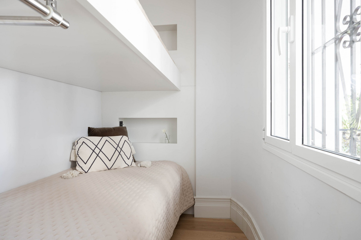 Se vende Apartamento Planta Media de 2 dormitorios en Costa Del Sol, Málaga, España