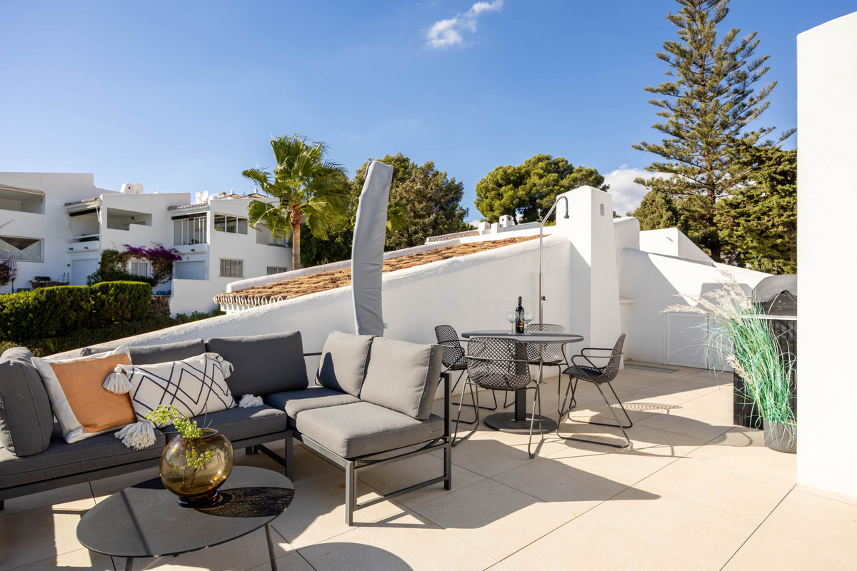 Se vende Apartamento Planta Media de 2 dormitorios en Costa Del Sol, Málaga, España