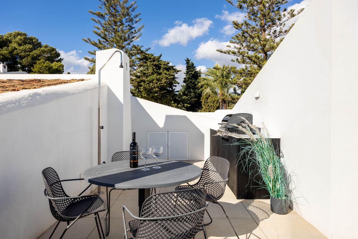 Se vende Apartamento Planta Media de 2 dormitorios en Costa Del Sol, Málaga, España