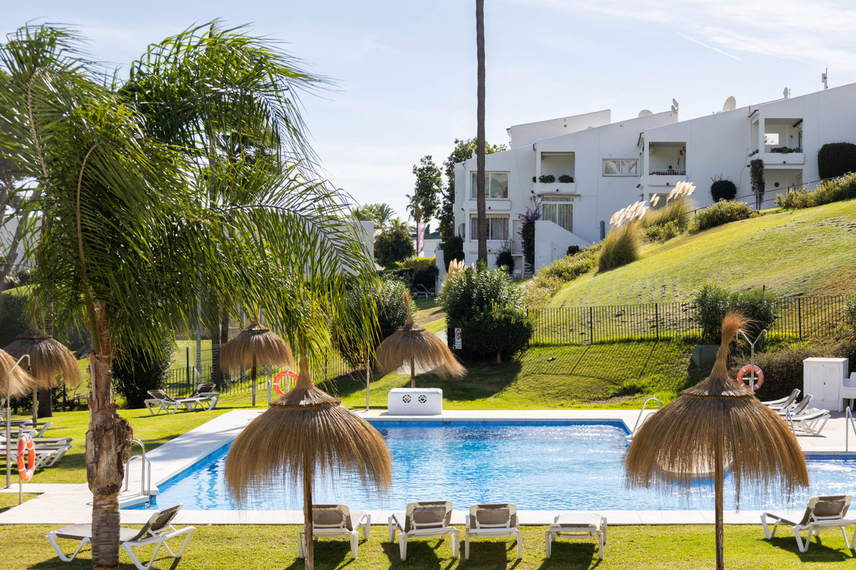 Se vende Apartamento Planta Media de 2 dormitorios en Costa Del Sol, Málaga, España