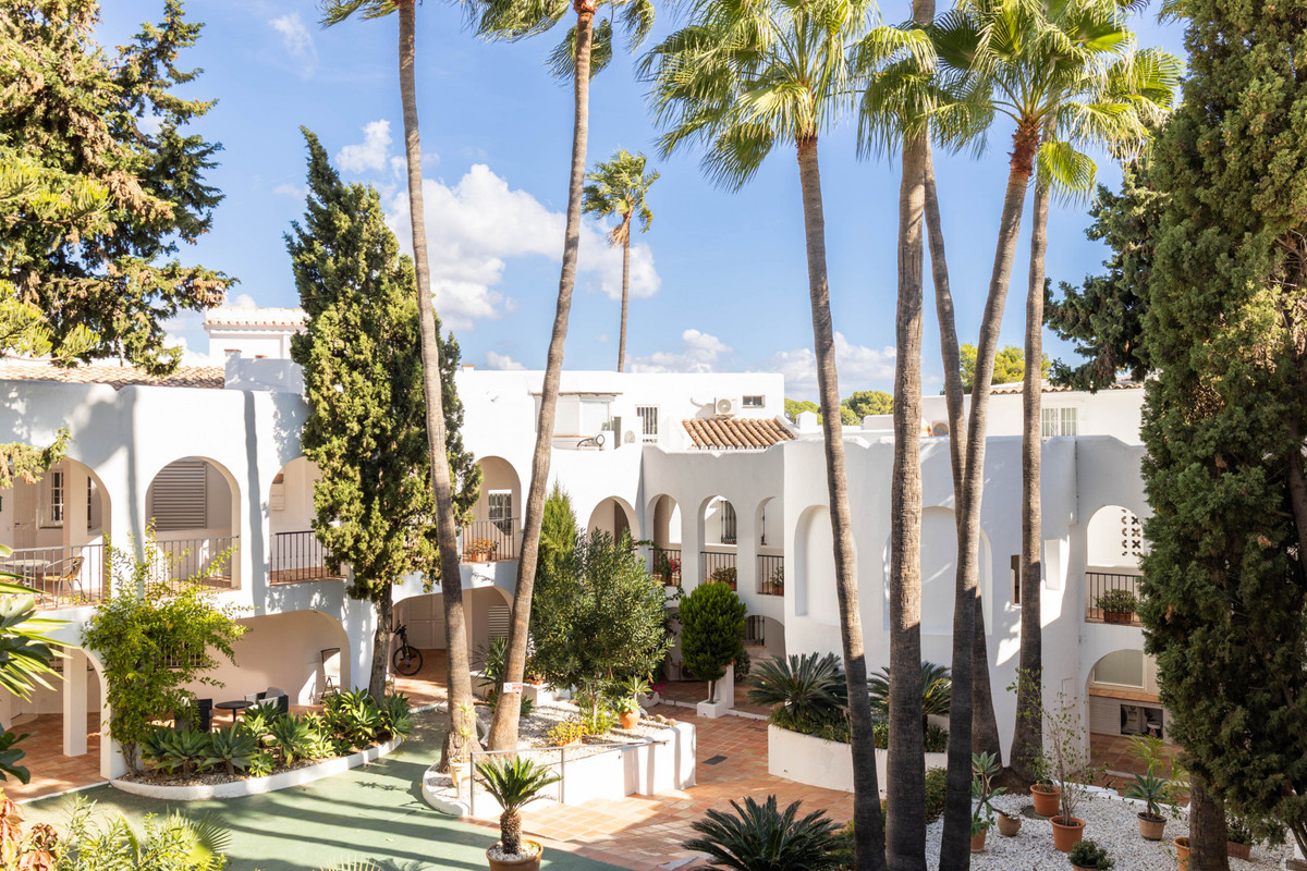 Se vende Apartamento Planta Media de 2 dormitorios en Costa Del Sol, Málaga, España