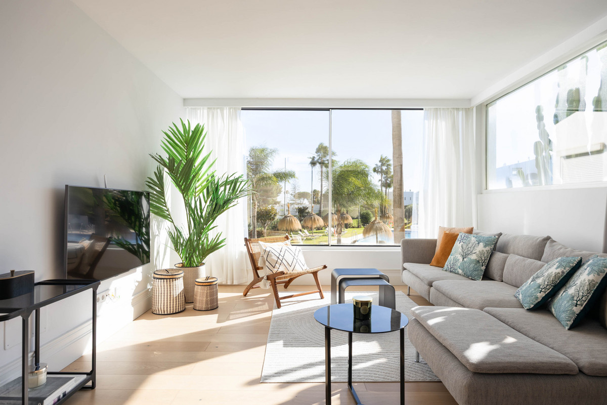 Se vende Apartamento Planta Media de 2 dormitorios en Costa Del Sol, Málaga, España