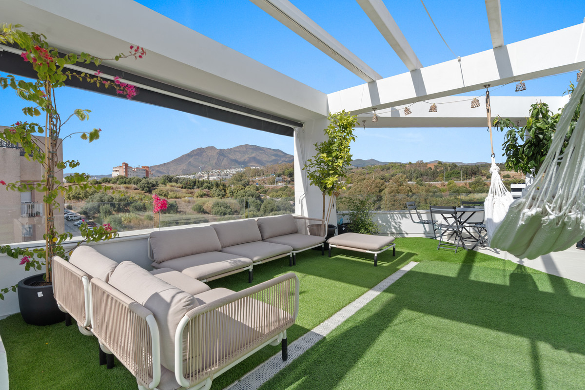 4 Bed Apartment for sale in Estepona Costa Del Sol, Málaga, Spain