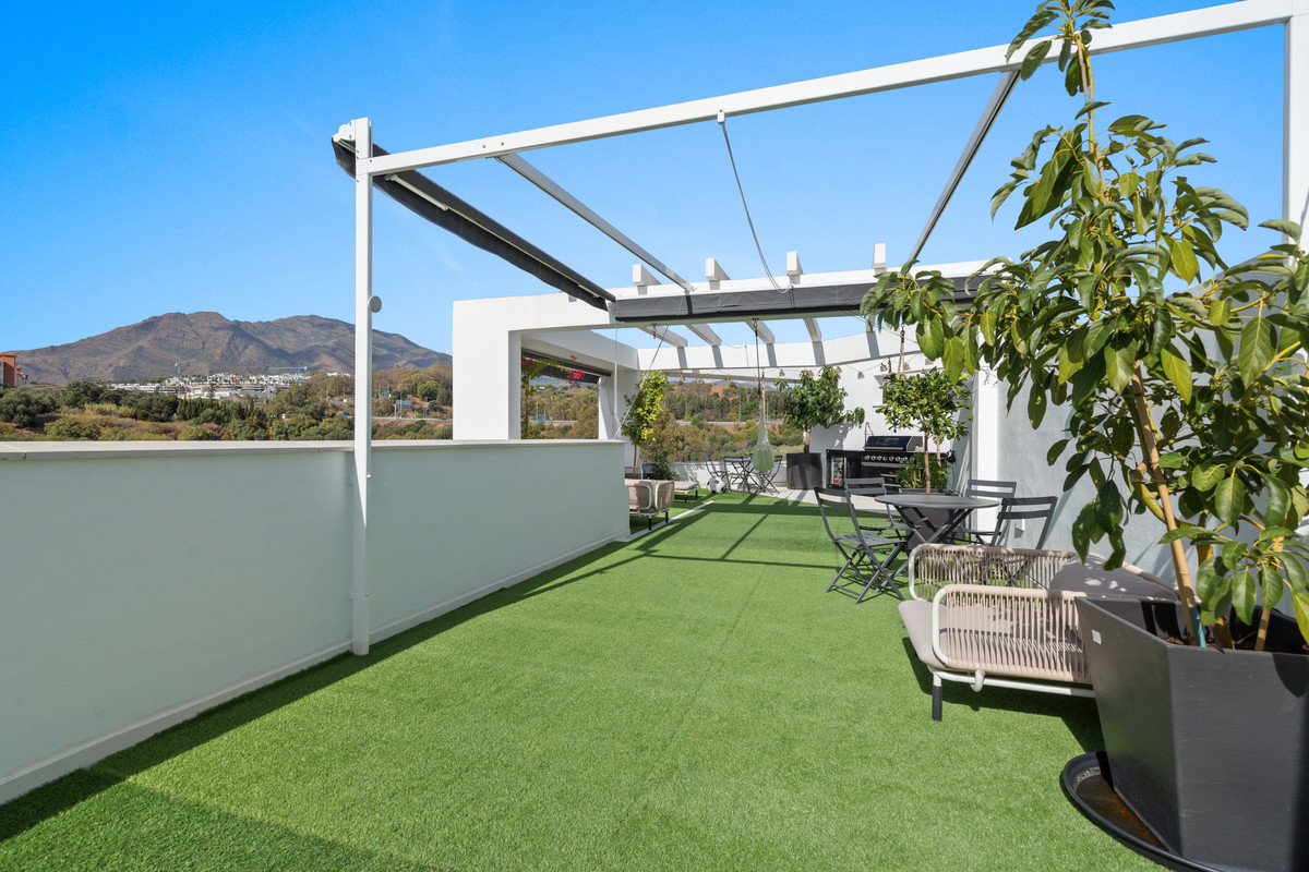 4 Bed Apartment for sale in Estepona Costa Del Sol, Málaga, Spain