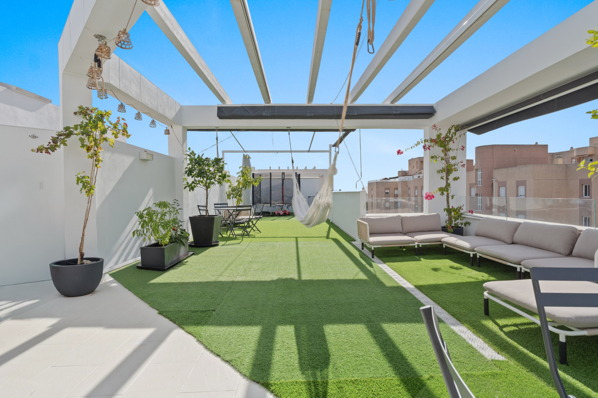 4 Bed Apartment for sale in Estepona Costa Del Sol, Málaga, Spain