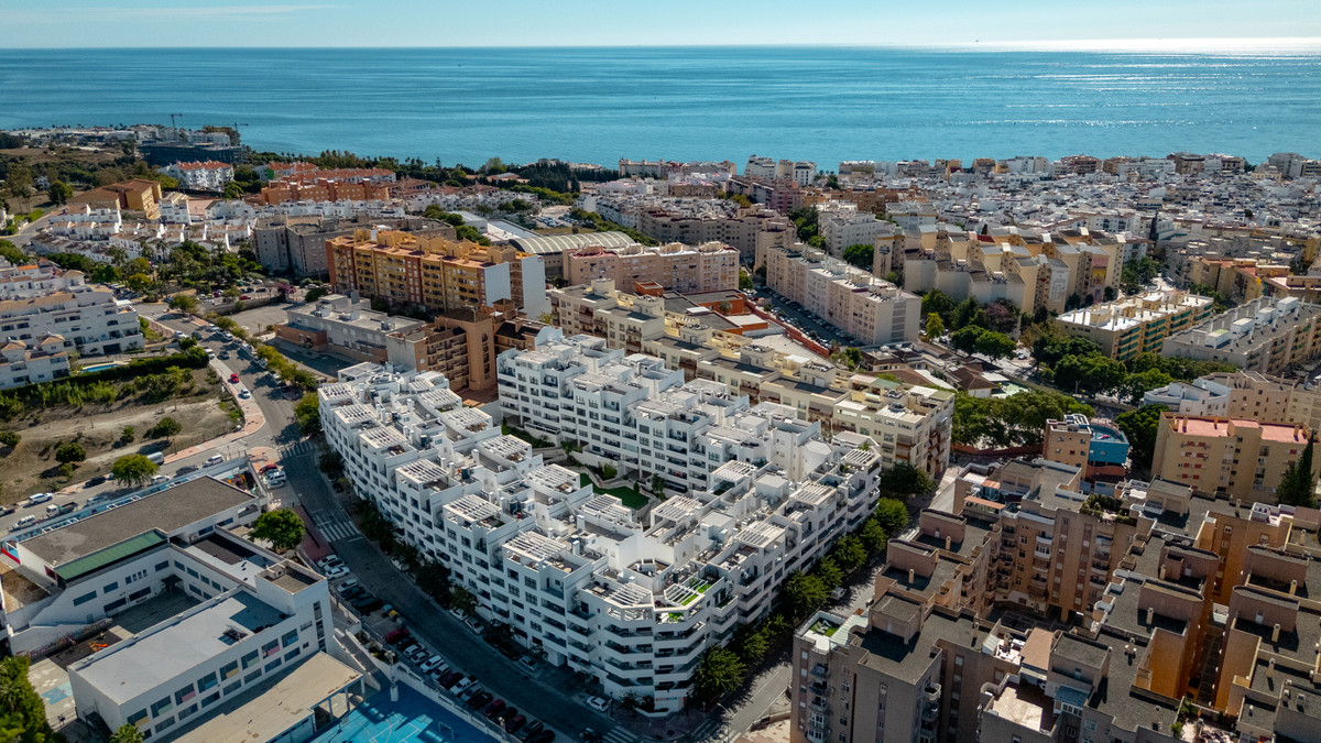 4 Bed Apartment for sale in Estepona Costa Del Sol, Málaga, Spain