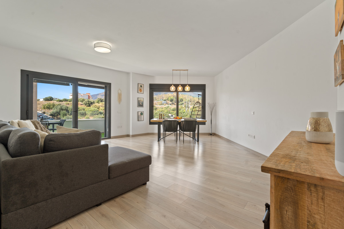4 Bed Apartment for sale in Estepona Costa Del Sol, Málaga, Spain
