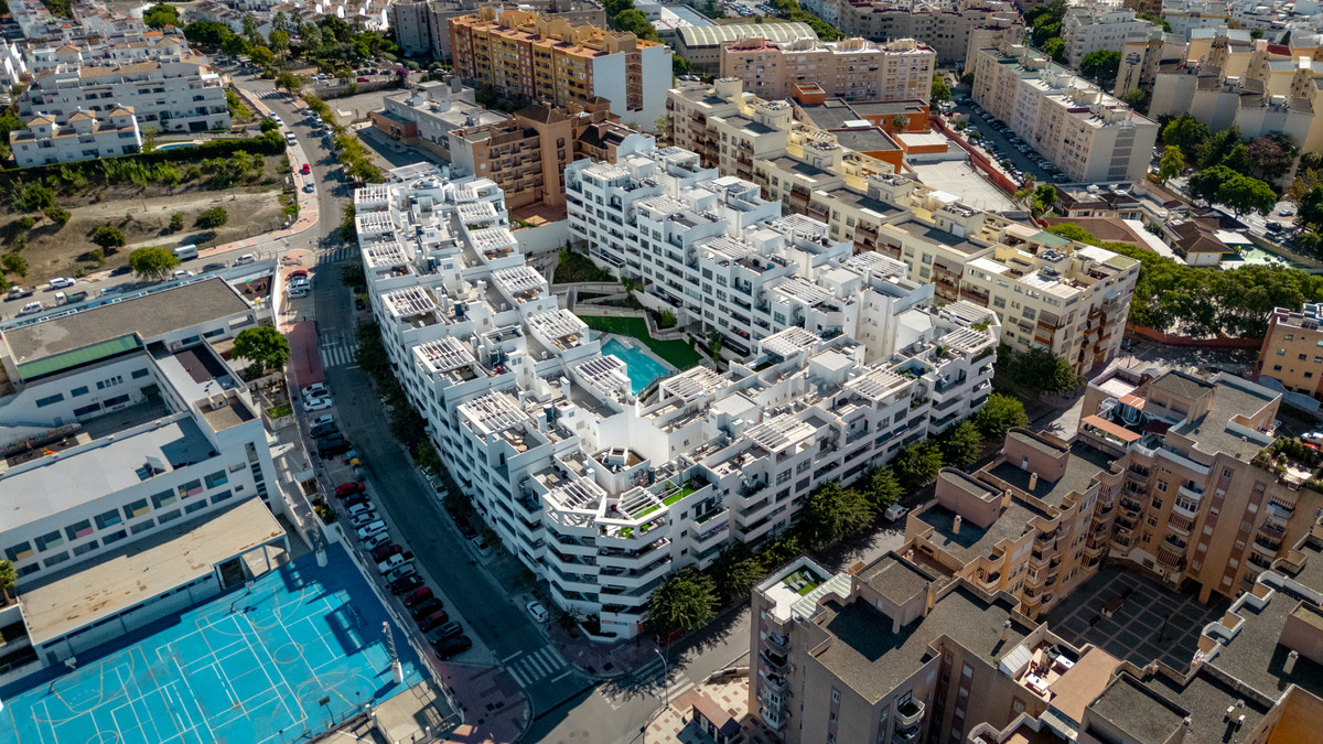 4 Bed Apartment for sale in Estepona Costa Del Sol, Málaga, Spain