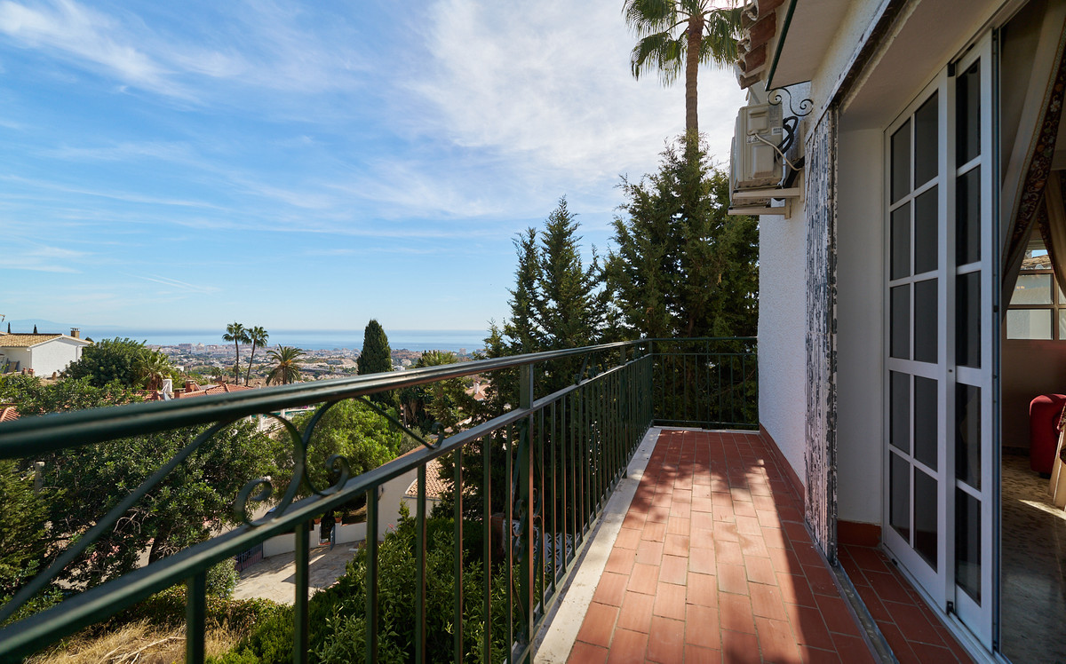 5 Bed Townhouse for sale in Benalmadena Costa Del Sol, Málaga, Spain