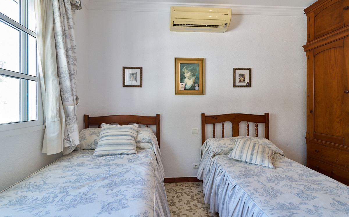 5 Bed Townhouse for sale in Benalmadena Costa Del Sol, Málaga, Spain