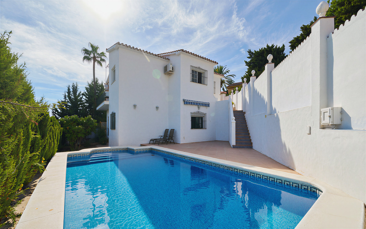 5 Bed Townhouse for sale in Benalmadena Costa Del Sol, Málaga, Spain