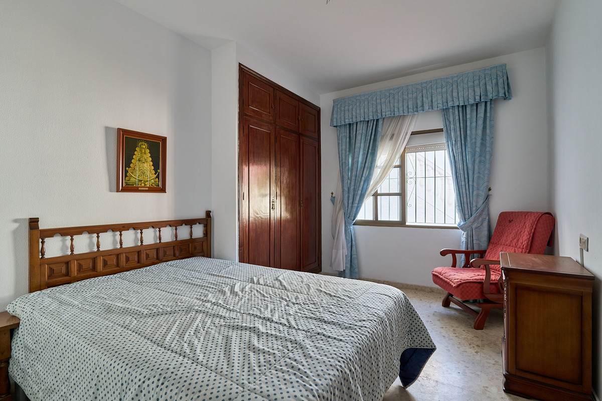 5 Bed Townhouse for sale in Benalmadena Costa Del Sol, Málaga, Spain