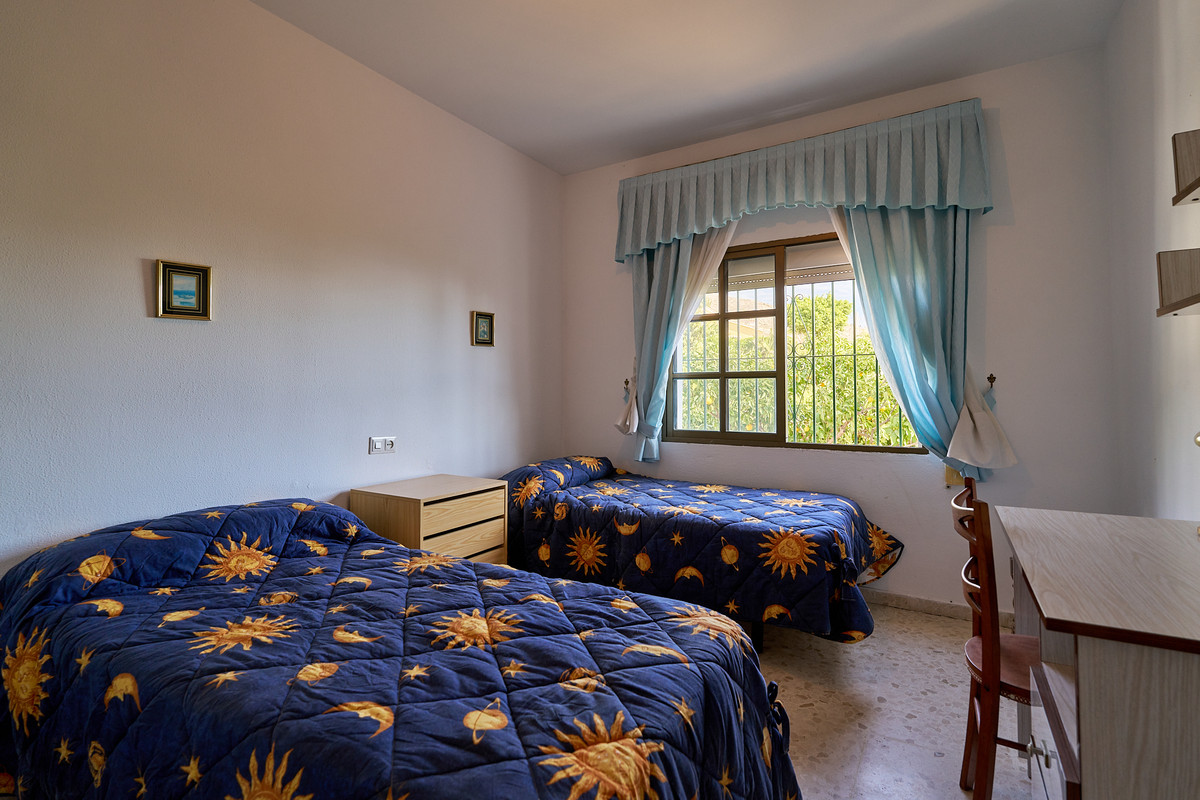 5 Bed Townhouse for sale in Benalmadena Costa Del Sol, Málaga, Spain
