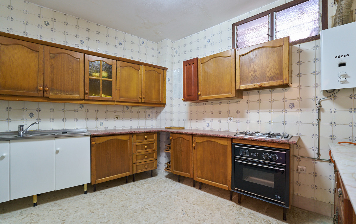 5 Bed Townhouse for sale in Benalmadena Costa Del Sol, Málaga, Spain