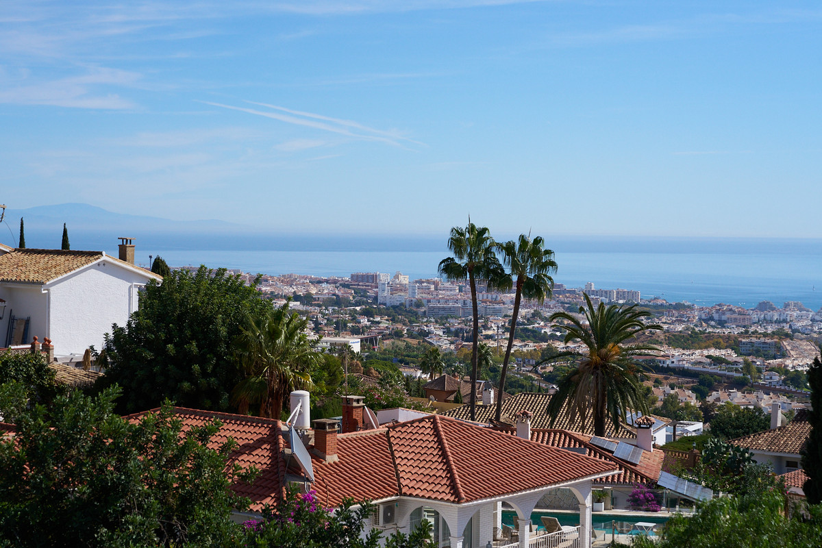 5 Bed Townhouse for sale in Benalmadena Costa Del Sol, Málaga, Spain