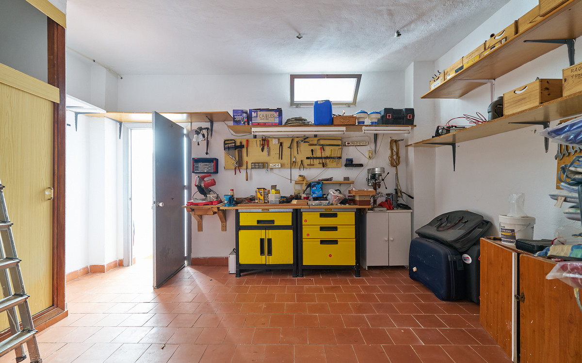 5 Bed Townhouse for sale in Benalmadena Costa Del Sol, Málaga, Spain