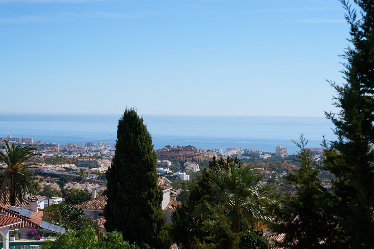 5 Bed Townhouse for sale in Benalmadena Costa Del Sol, Málaga, Spain