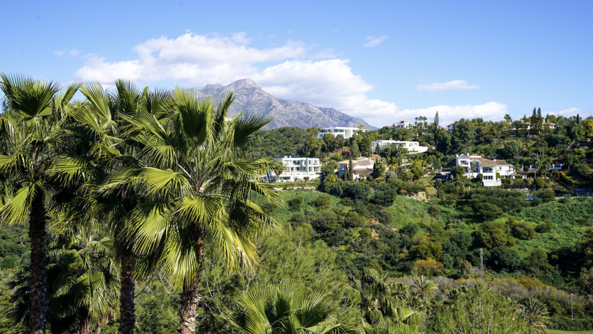 2 Bed Apartment for sale in La Quinta Costa Del Sol, Málaga, Spain