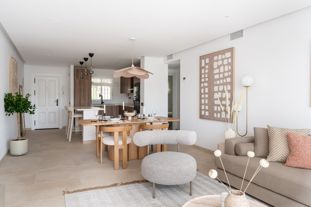 2 Bed Apartment for sale in La Quinta Costa Del Sol, Málaga, Spain