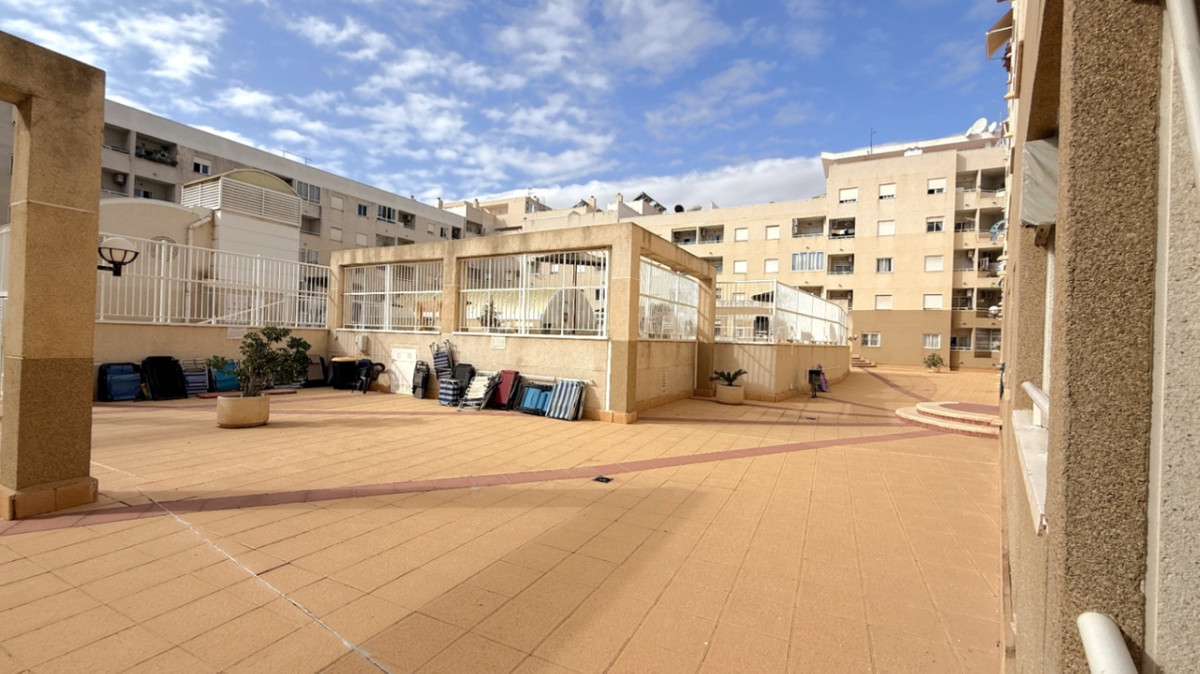 Se vende Apartamento Planta Baja de 2 dormitorios en Costa Blanca, Alicante, España