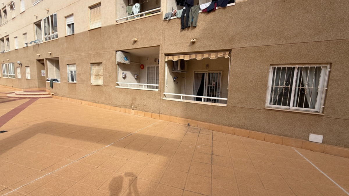 Se vende Apartamento Planta Baja de 2 dormitorios en Costa Blanca, Alicante, España