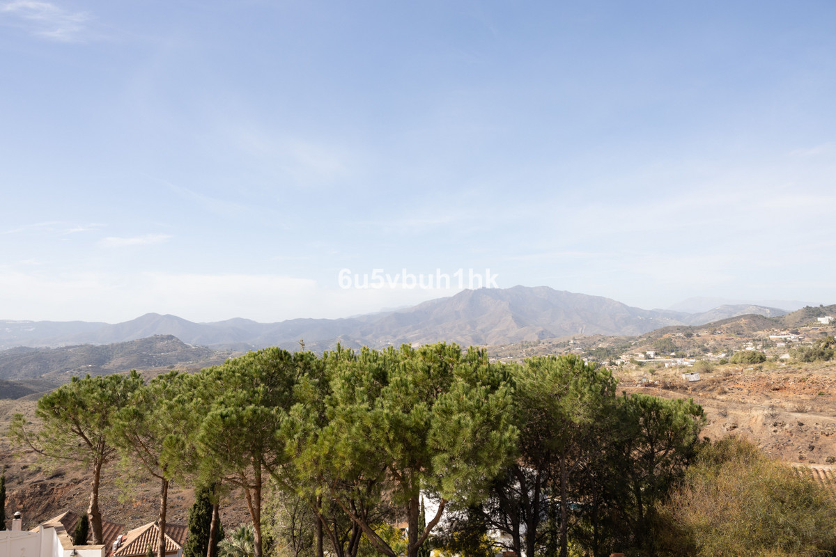 4 Bed Townhouse for sale in Valtocado Costa Del Sol, Málaga, Spain