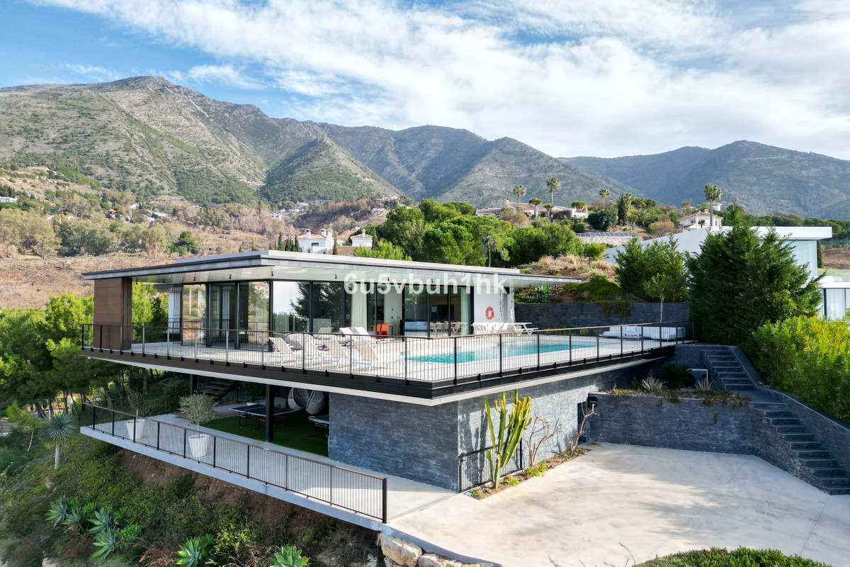 4 Bed Townhouse for sale in Valtocado Costa Del Sol, Málaga, Spain