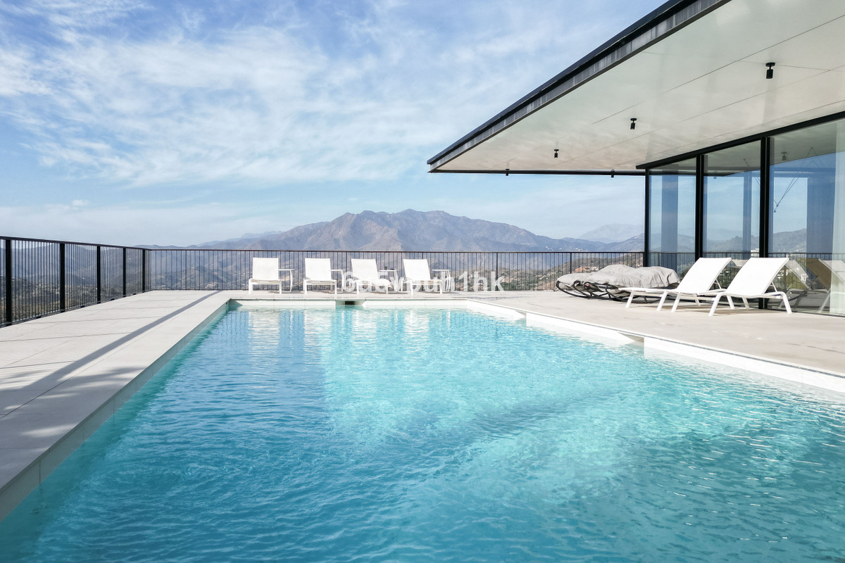 4 Bed Townhouse for sale in Valtocado Costa Del Sol, Málaga, Spain