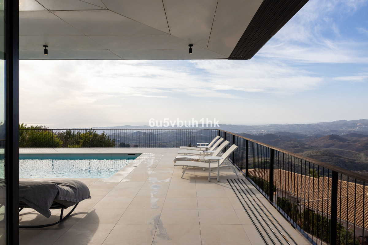 4 Bed Townhouse for sale in Valtocado Costa Del Sol, Málaga, Spain
