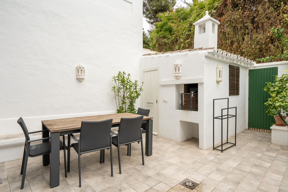 2 Bed Townhouse for sale in Marbella Costa Del Sol, Málaga, Spain