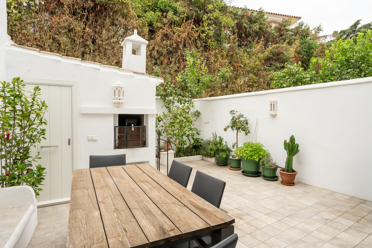 2 Bed Townhouse for sale in Marbella Costa Del Sol, Málaga, Spain