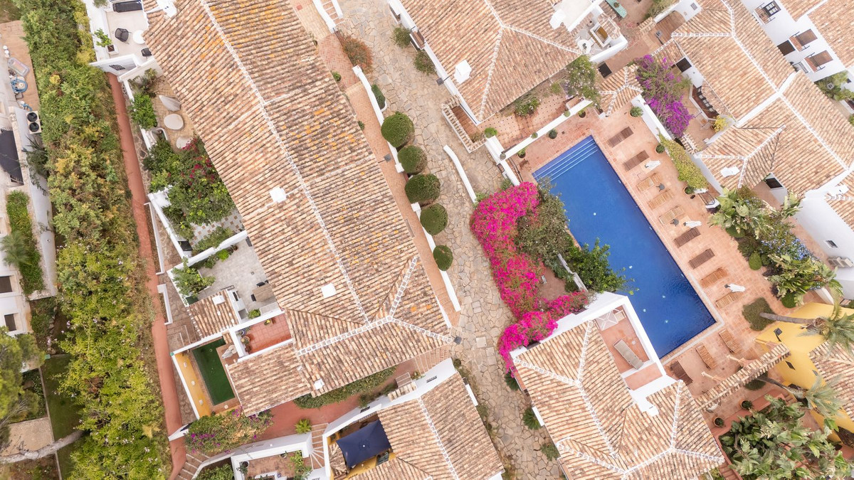 2 Bed Townhouse for sale in Marbella Costa Del Sol, Málaga, Spain