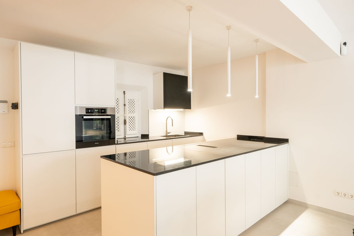 2 Bed Townhouse for sale in Marbella Costa Del Sol, Málaga, Spain