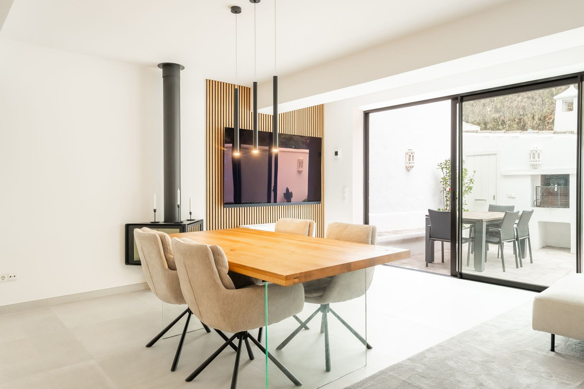 2 Bed Townhouse for sale in Marbella Costa Del Sol, Málaga, Spain