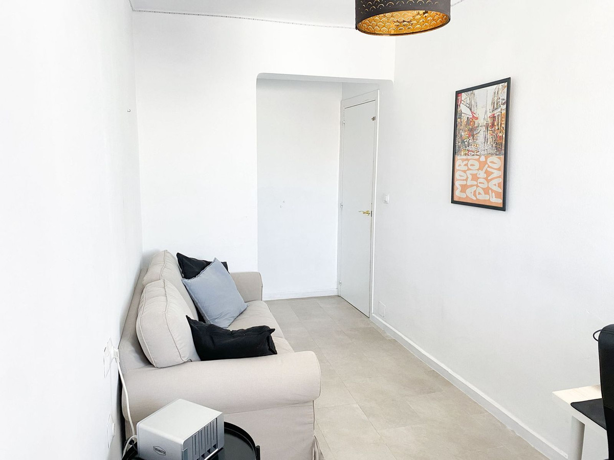 Se vende Apartamento Planta Media de 3 dormitorios en Costa Del Sol East, Málaga, España