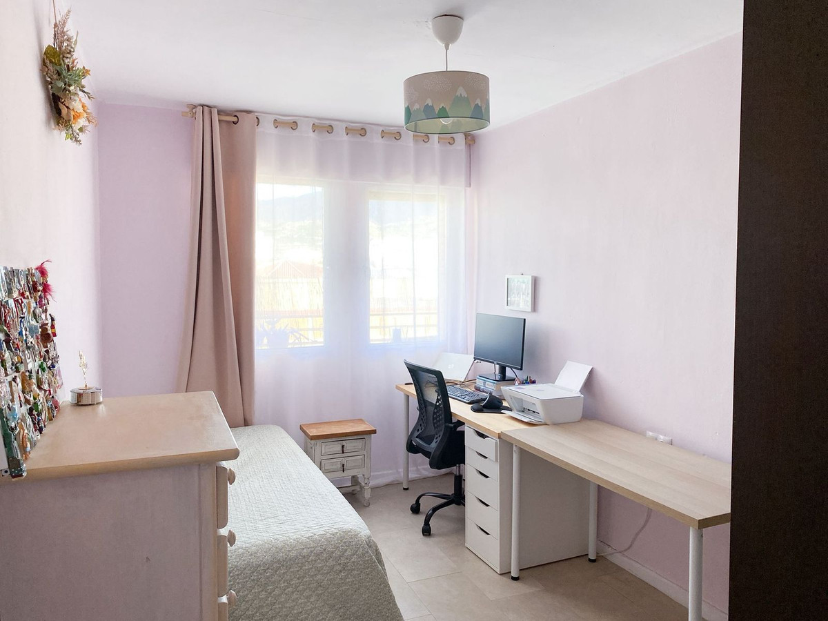 Se vende Apartamento Planta Media de 3 dormitorios en Costa Del Sol East, Málaga, España