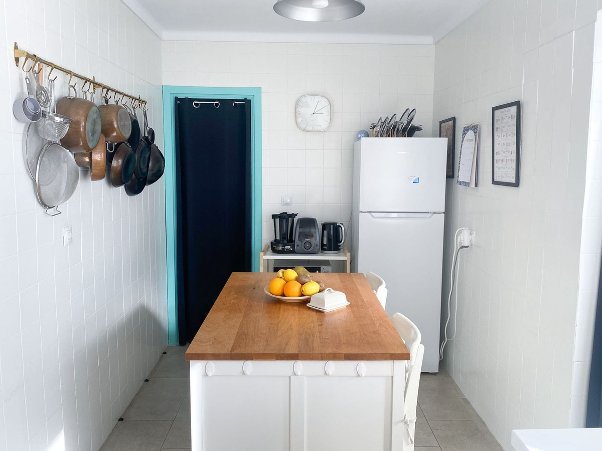 Se vende Apartamento Planta Media de 3 dormitorios en Costa Del Sol East, Málaga, España